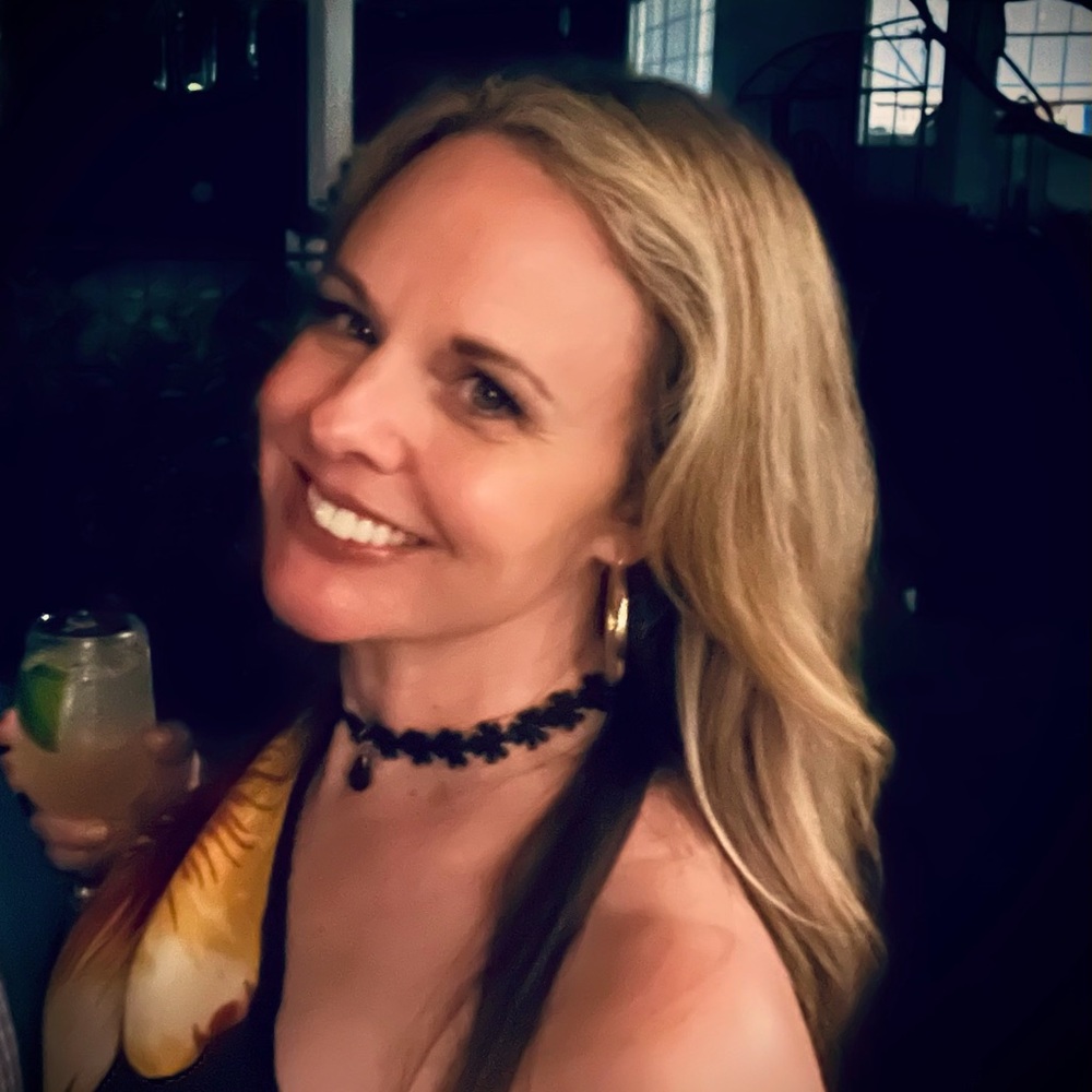 ☀️🧡 Meet your Posh Ambassador, Heather! 🌸 🏄‍♀️